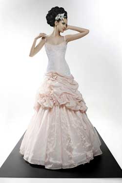 Утонченное свадебное платье